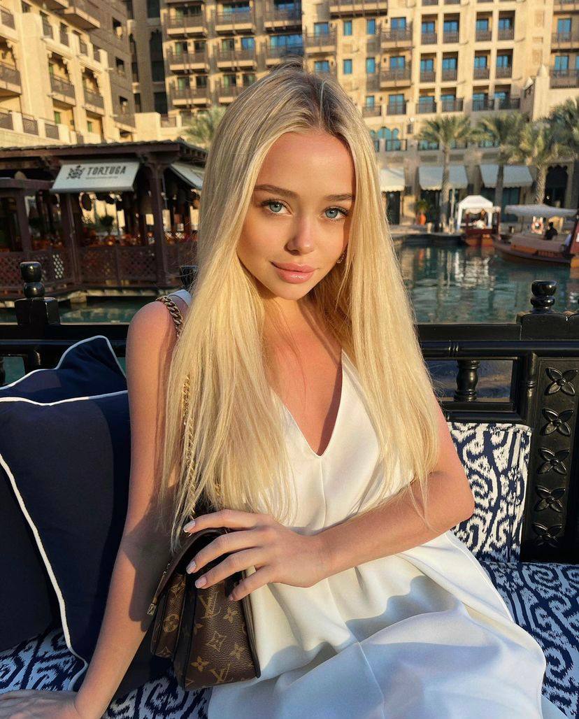 Sarışın Masöz Ümraniye Escort Almila